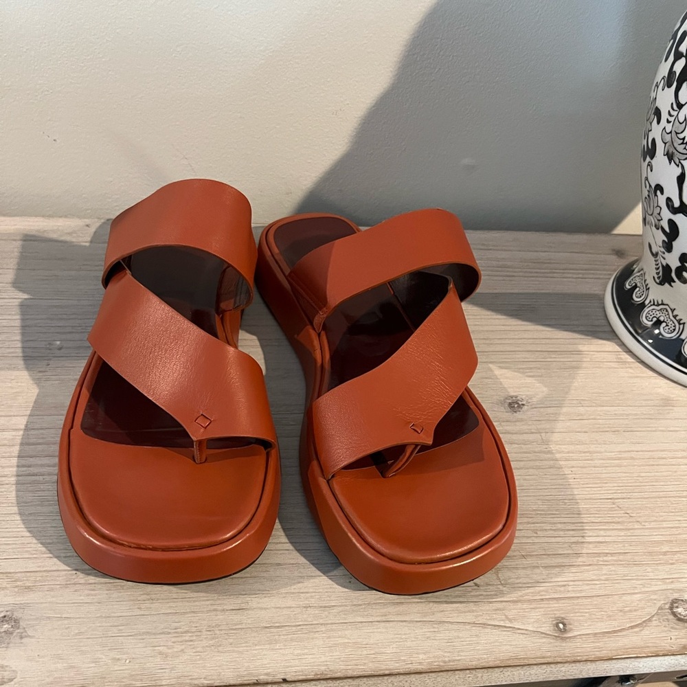 EUC STAUD FLY Flatform Sandal Rust Size 41